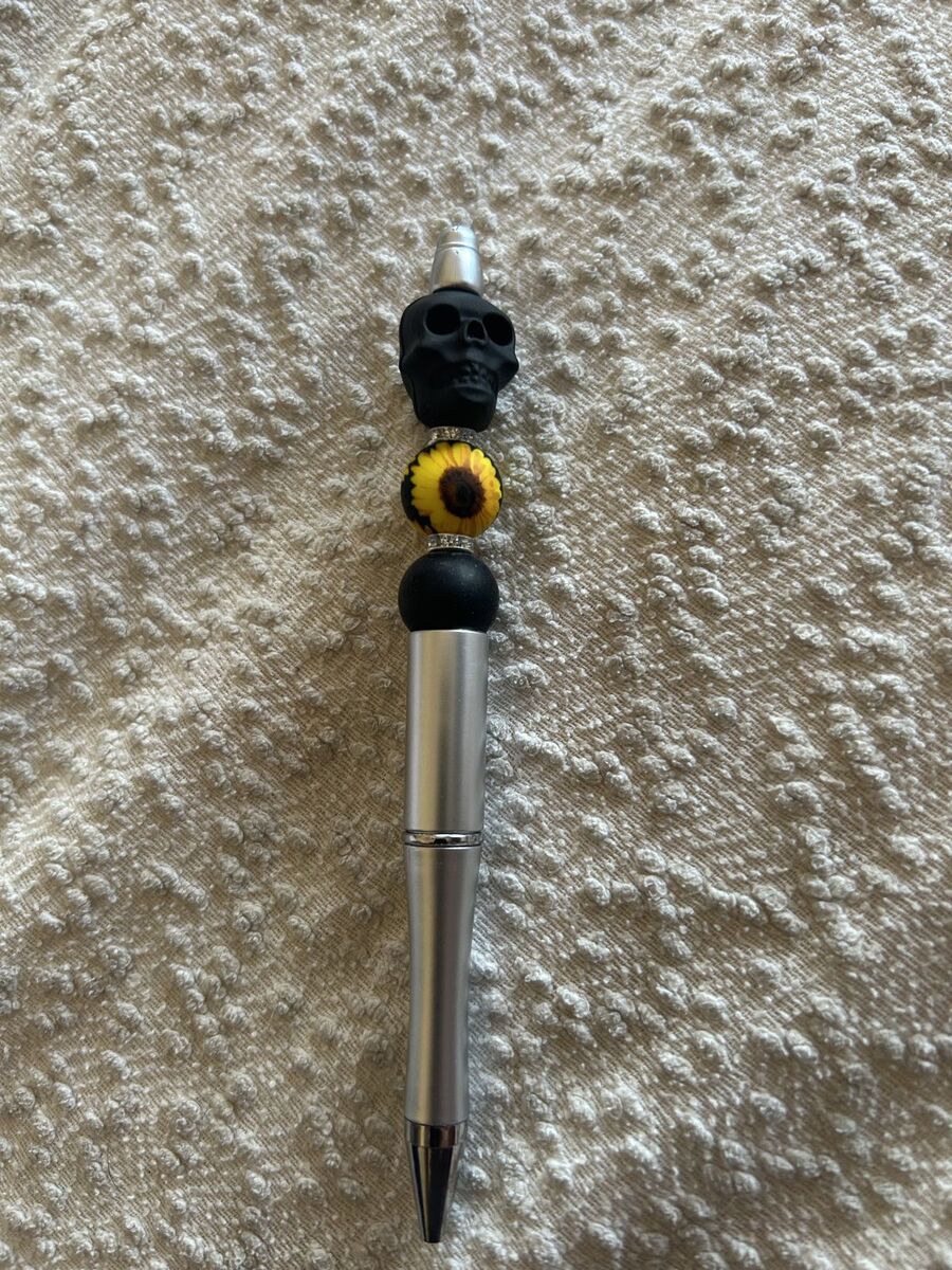 Skull pen